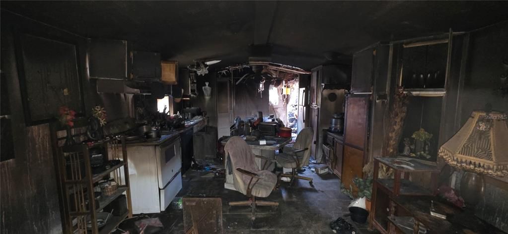 For Sale: $69,500 (2 beds, 2 baths, 869 Square Feet)