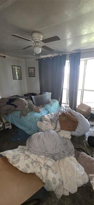 For Sale: $69,500 (2 beds, 2 baths, 869 Square Feet)