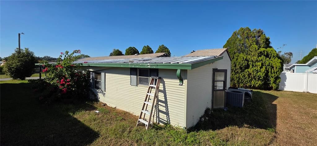 For Sale: $69,500 (2 beds, 2 baths, 869 Square Feet)