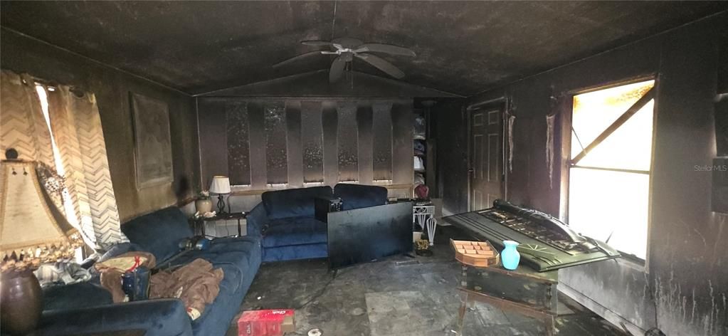 For Sale: $69,500 (2 beds, 2 baths, 869 Square Feet)