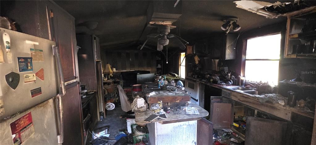 For Sale: $69,500 (2 beds, 2 baths, 869 Square Feet)