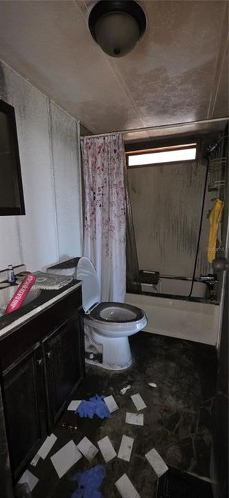 For Sale: $69,500 (2 beds, 2 baths, 869 Square Feet)