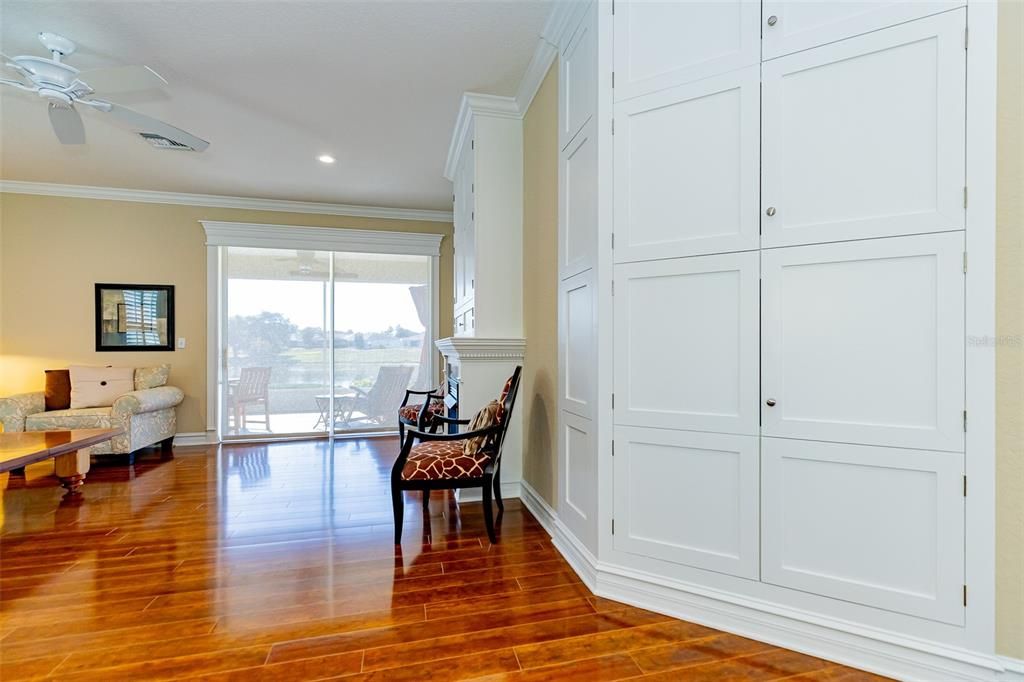 For Sale: $321,750 (3 beds, 3 baths, 1871 Square Feet)