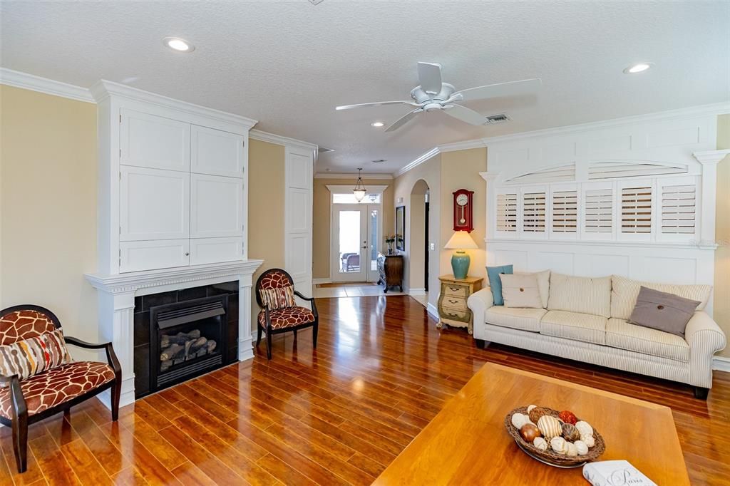 For Sale: $321,750 (3 beds, 3 baths, 1871 Square Feet)