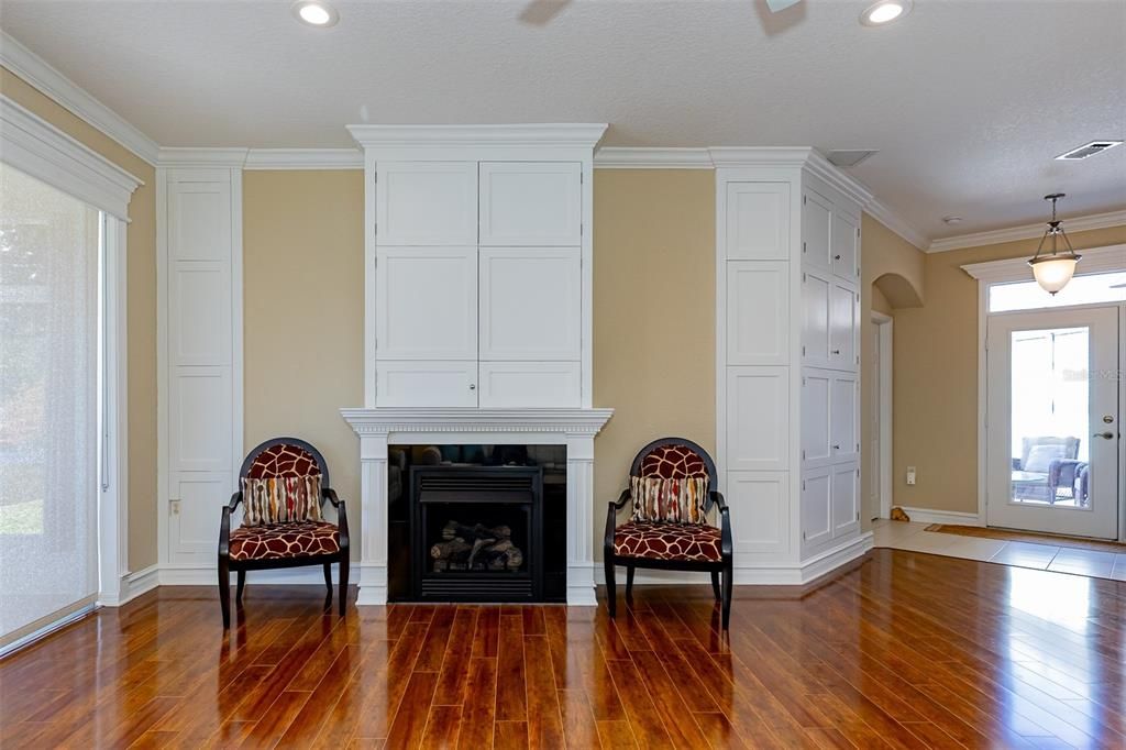 For Sale: $321,750 (3 beds, 3 baths, 1871 Square Feet)