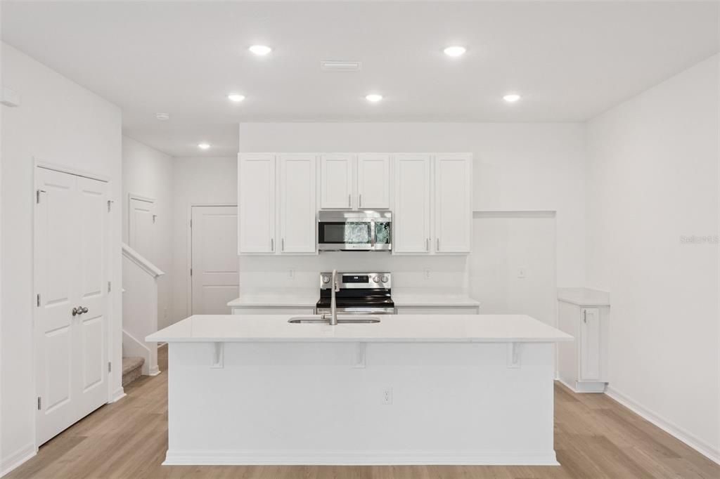 Activo con contrato: $259,999 (3 camas, 2 baños, 1657 Pies cuadrados)