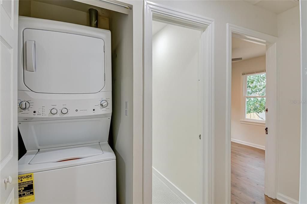 出租: $1,750 (2 贝兹, 1 浴室, 750 平方英尺)