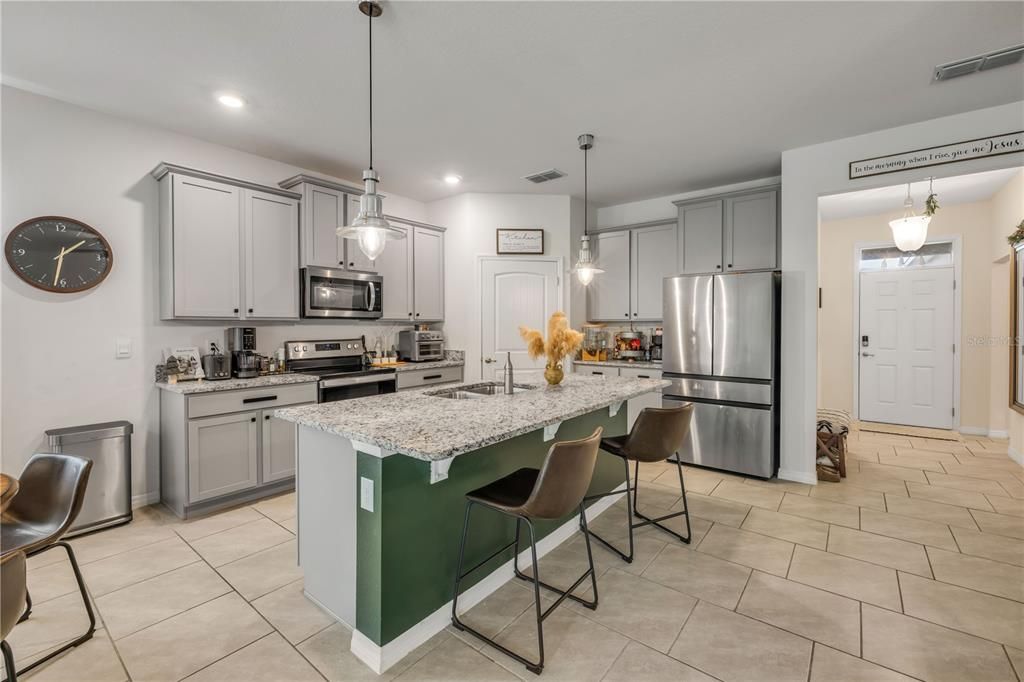 For Sale: $375,000 (3 beds, 2 baths, 1690 Square Feet)