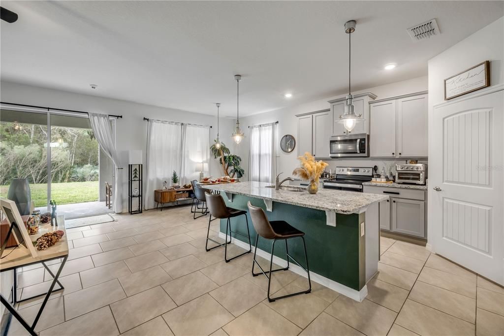 For Sale: $375,000 (3 beds, 2 baths, 1690 Square Feet)