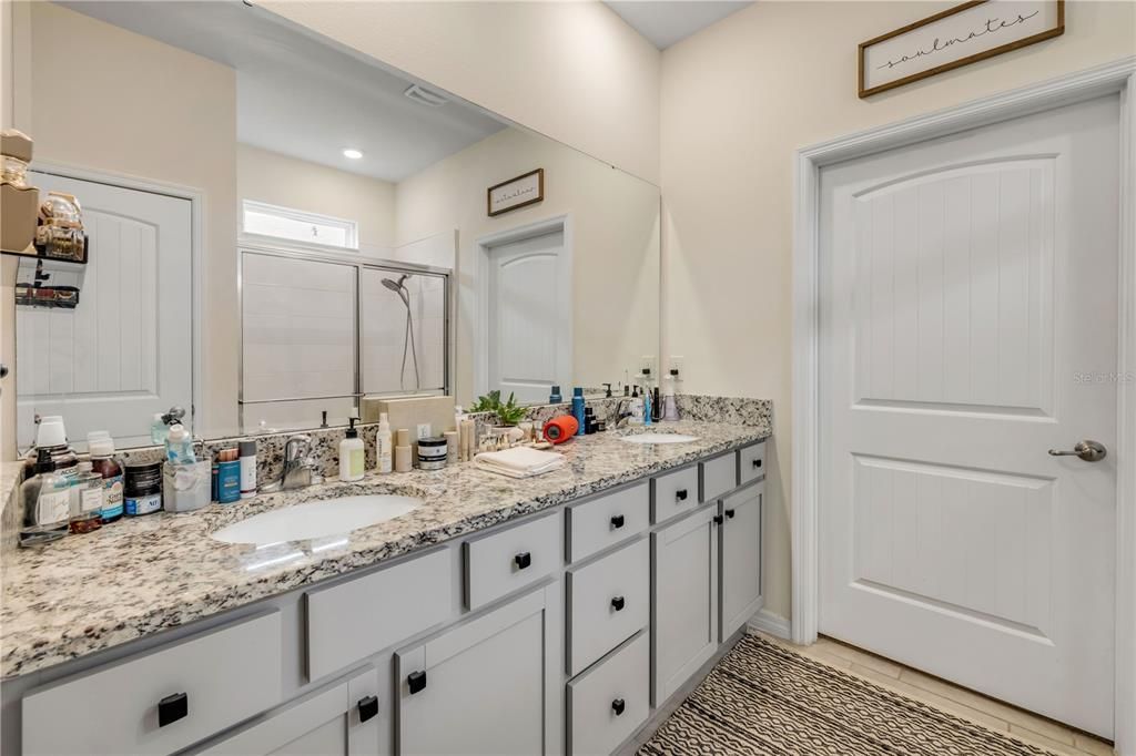 For Sale: $375,000 (3 beds, 2 baths, 1690 Square Feet)