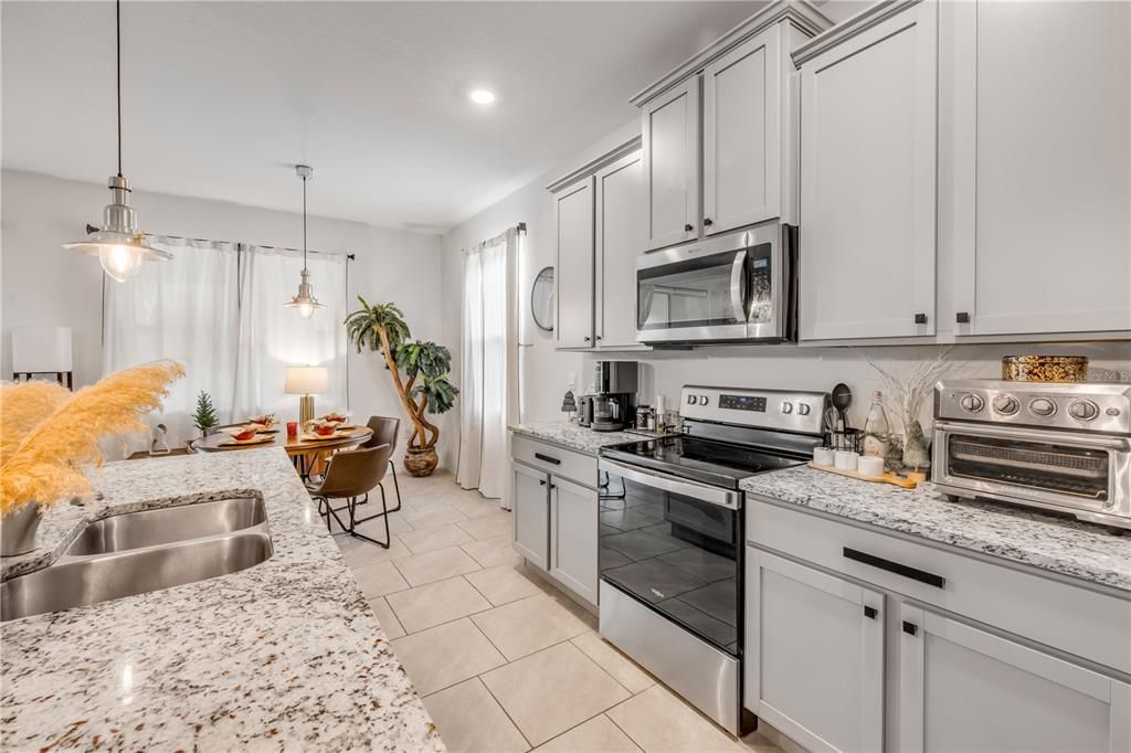 For Sale: $375,000 (3 beds, 2 baths, 1690 Square Feet)