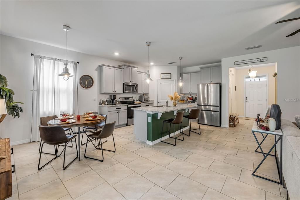 For Sale: $375,000 (3 beds, 2 baths, 1690 Square Feet)