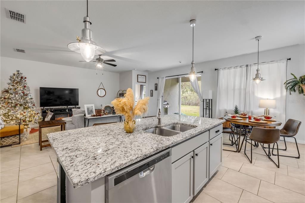 For Sale: $375,000 (3 beds, 2 baths, 1690 Square Feet)