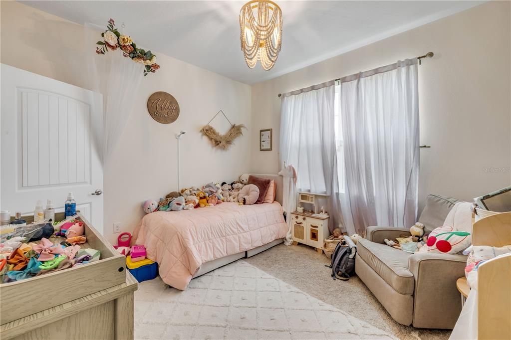 For Sale: $375,000 (3 beds, 2 baths, 1690 Square Feet)