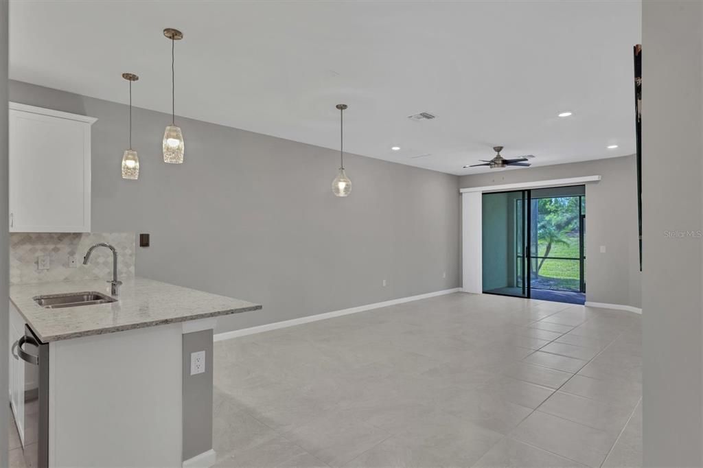 For Sale: $390,000 (2 beds, 2 baths, 1458 Square Feet)