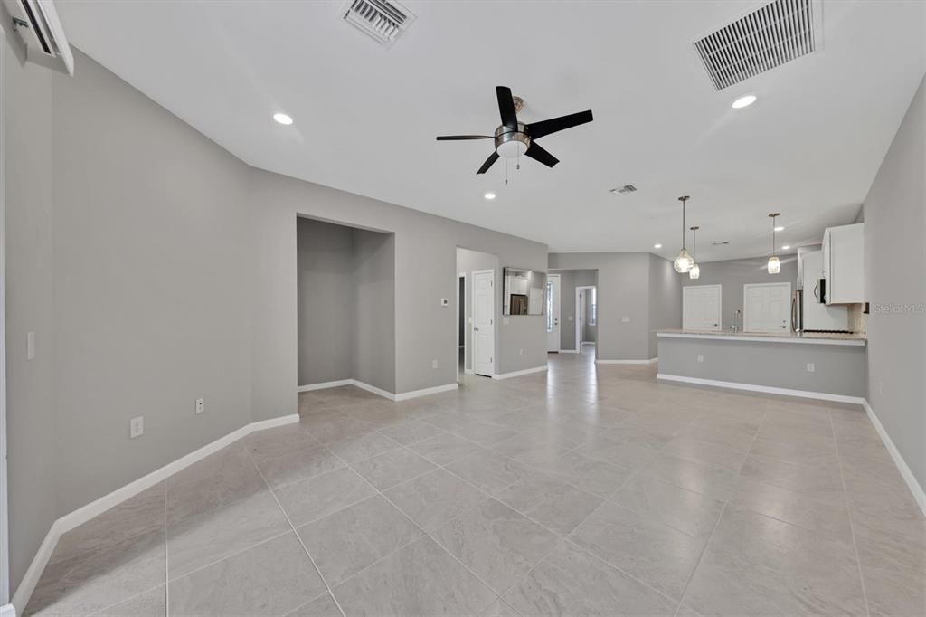 For Sale: $390,000 (2 beds, 2 baths, 1458 Square Feet)