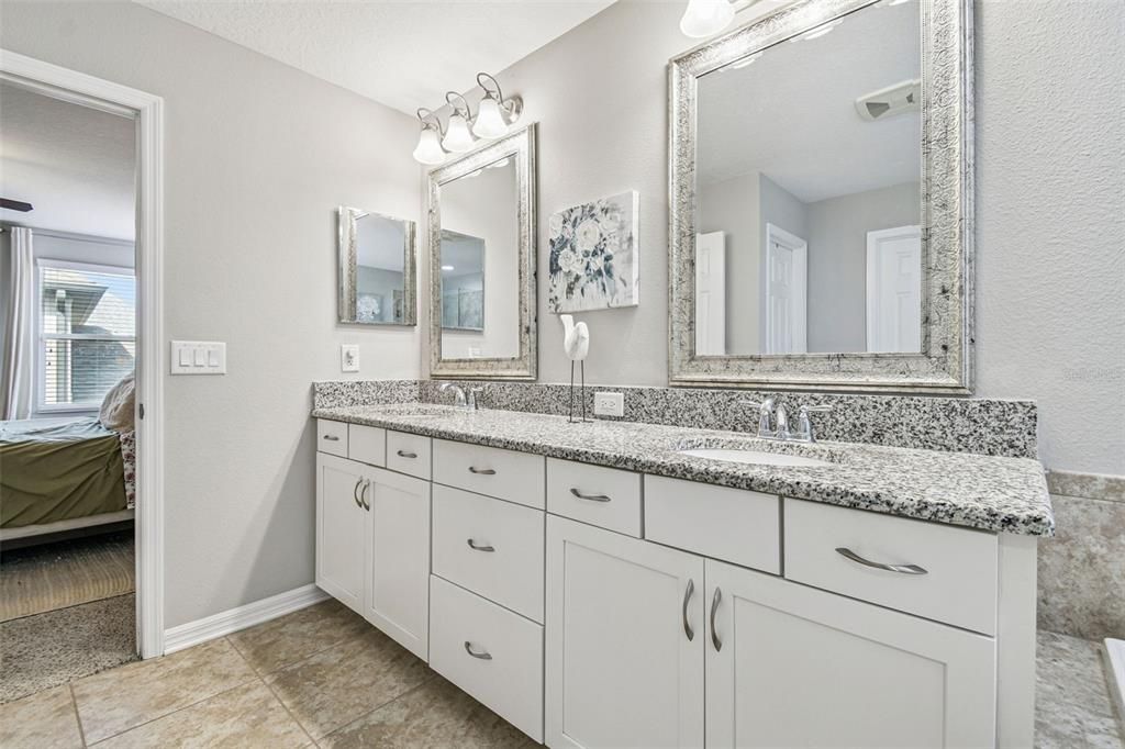 待售: $585,000 (3 贝兹, 2 浴室, 2446 平方英尺)