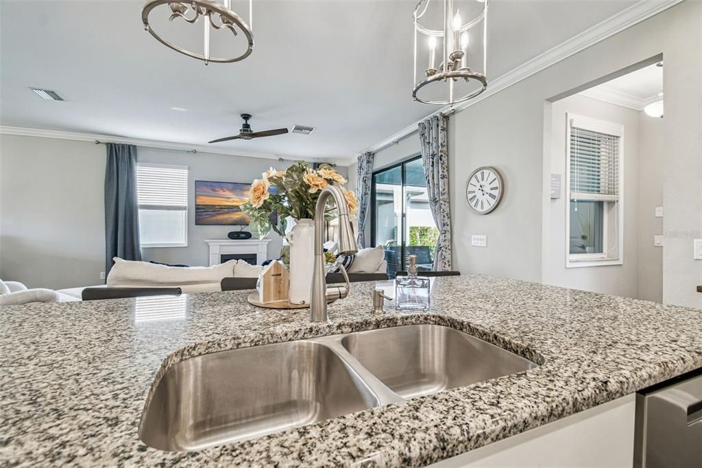 待售: $585,000 (3 贝兹, 2 浴室, 2446 平方英尺)