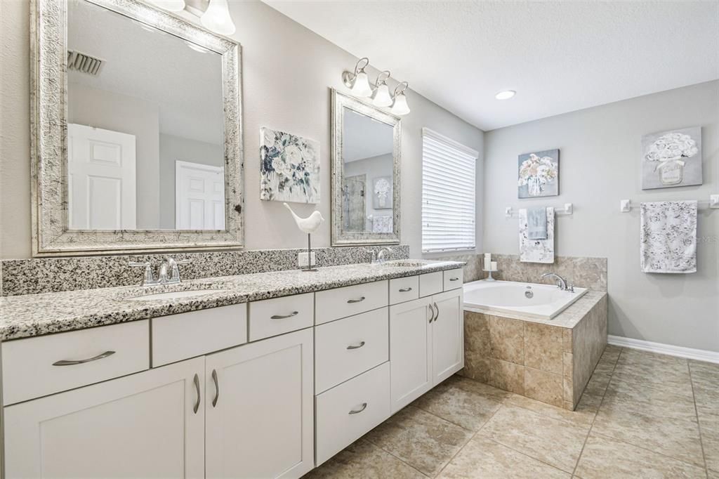 待售: $585,000 (3 贝兹, 2 浴室, 2446 平方英尺)