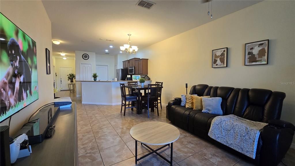 В аренду: $1,820 (2 спален, 2 ванн, 1396 Квадратных фут)