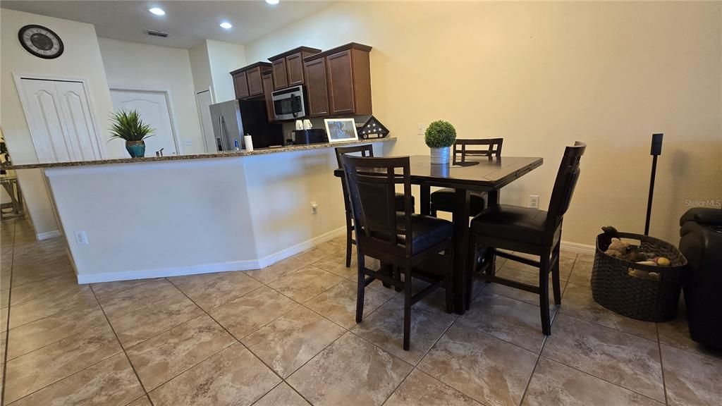 В аренду: $1,820 (2 спален, 2 ванн, 1396 Квадратных фут)