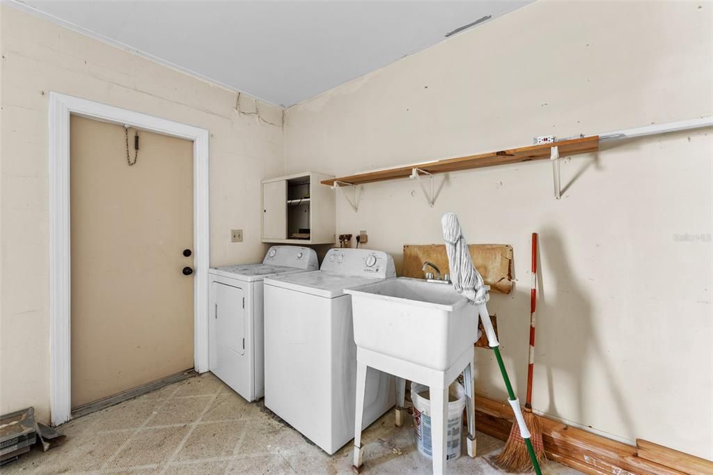 合同活跃: $340,000 (3 贝兹, 2 浴室, 1805 平方英尺)