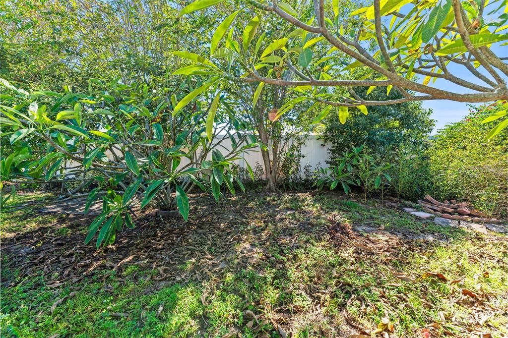 合同活跃: $340,000 (3 贝兹, 2 浴室, 1805 平方英尺)