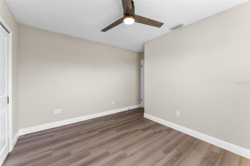 合同活跃: $340,000 (3 贝兹, 2 浴室, 1805 平方英尺)