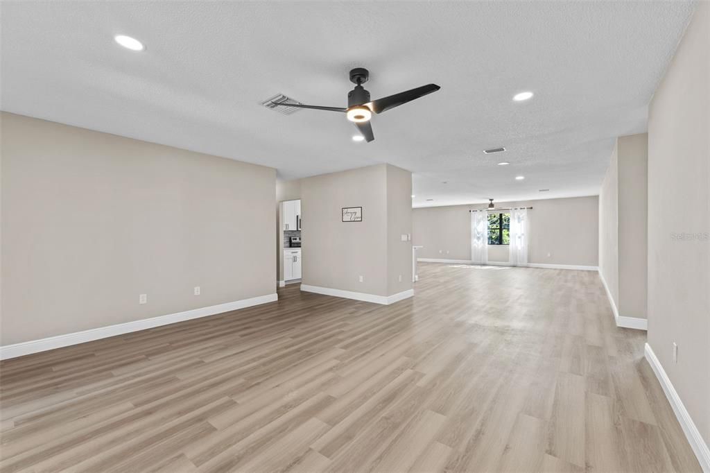 合同活跃: $340,000 (3 贝兹, 2 浴室, 1805 平方英尺)