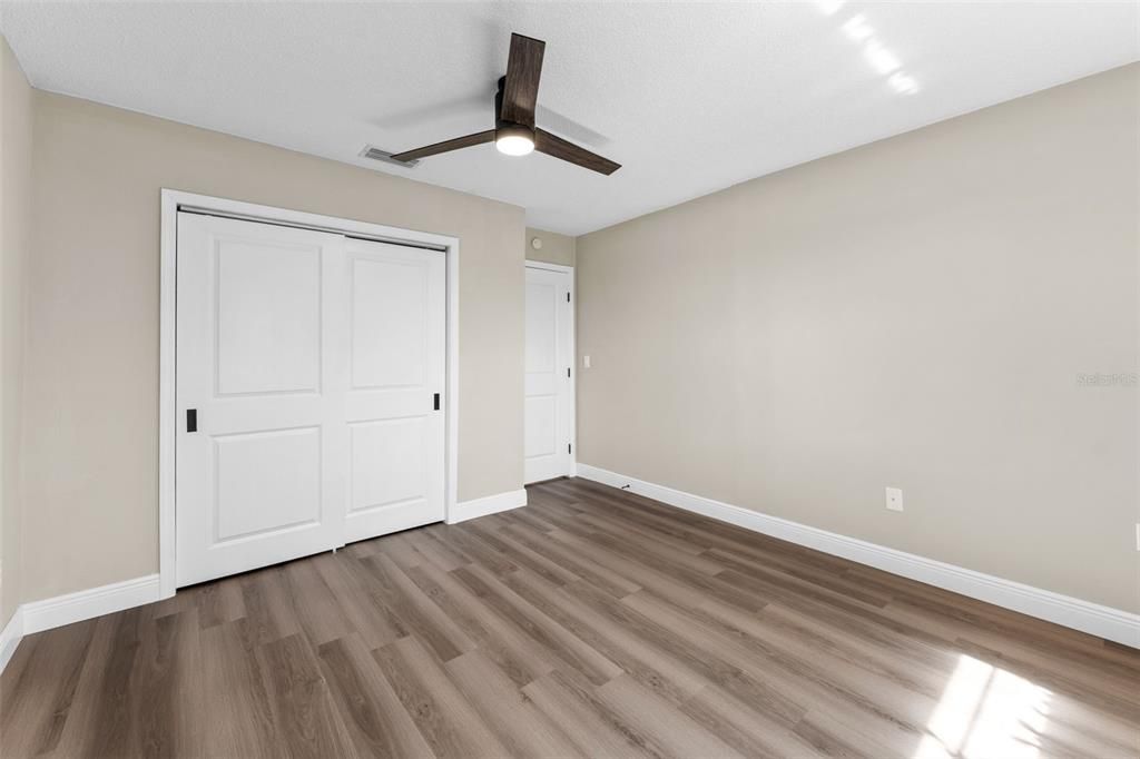 合同活跃: $340,000 (3 贝兹, 2 浴室, 1805 平方英尺)