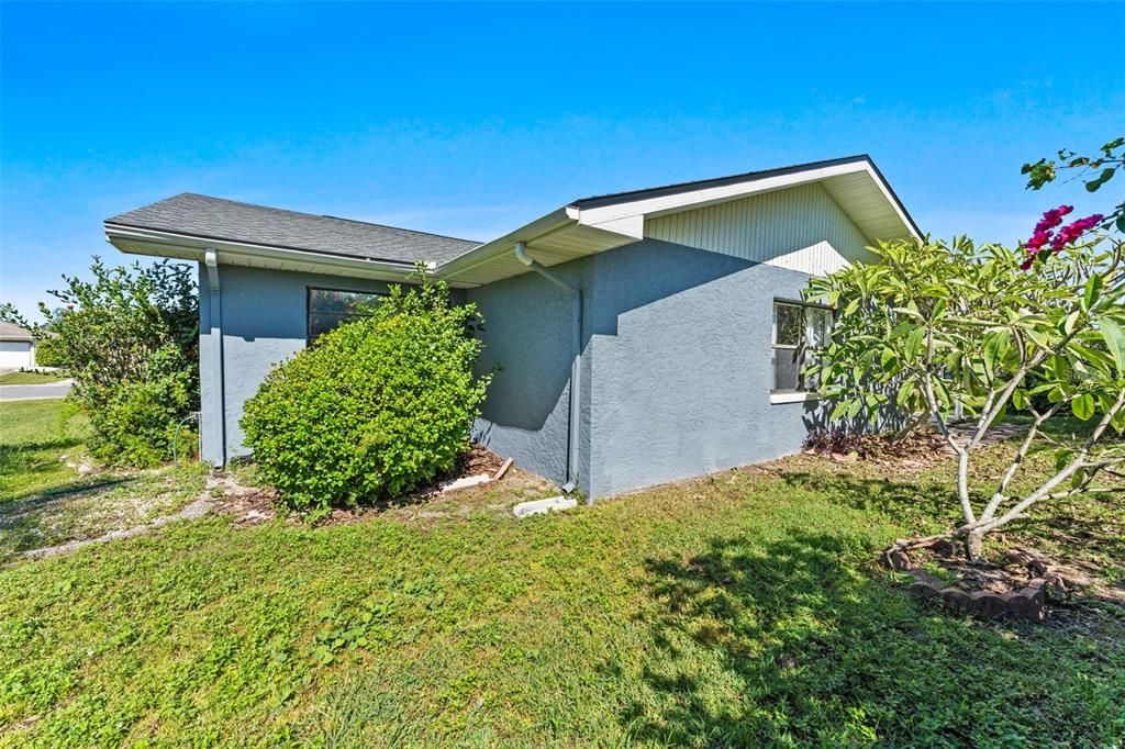 合同活跃: $340,000 (3 贝兹, 2 浴室, 1805 平方英尺)