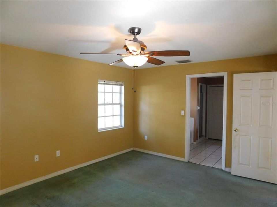 En Venta: $284,900 (3 camas, 2 baños, 2080 Pies cuadrados)