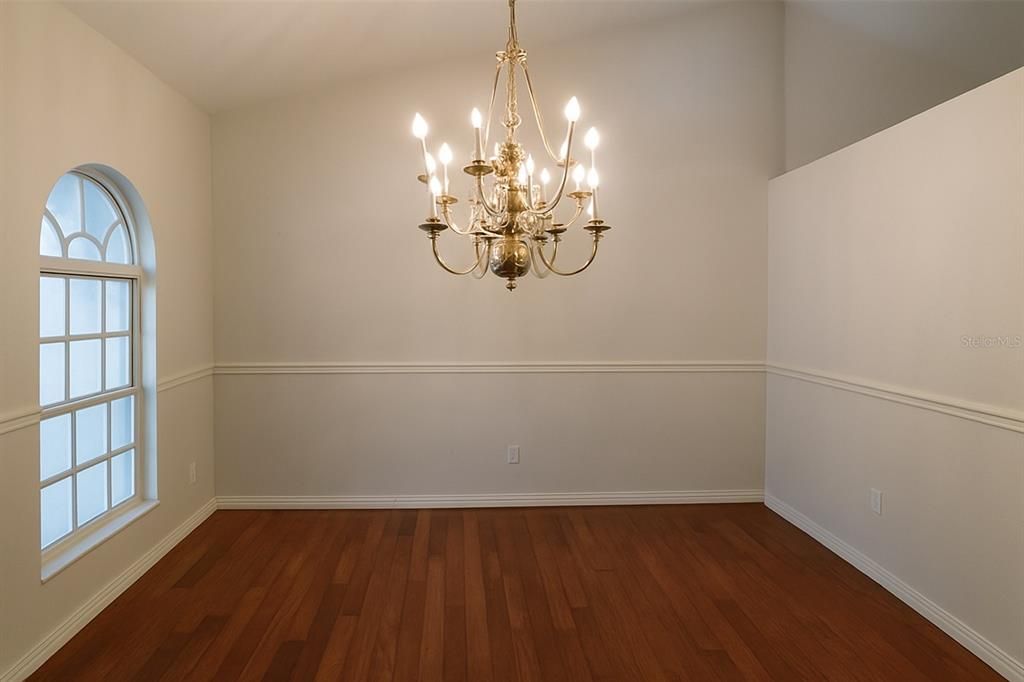 En Venta: $284,900 (3 camas, 2 baños, 2080 Pies cuadrados)