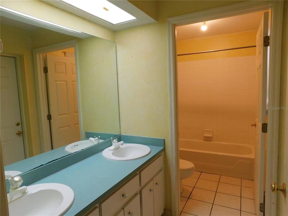 En Venta: $284,900 (3 camas, 2 baños, 2080 Pies cuadrados)