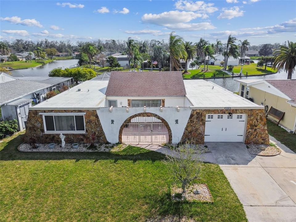 For Rent: $2,300 (2 beds, 2 baths, 1334 Square Feet)