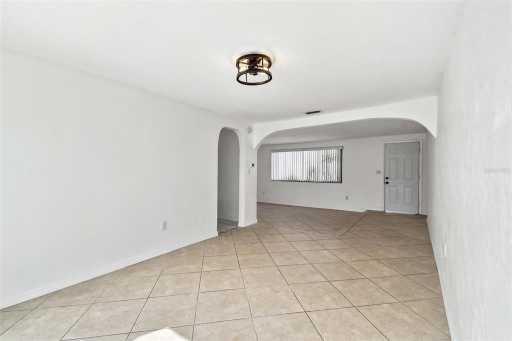 For Rent: $2,300 (2 beds, 2 baths, 1334 Square Feet)