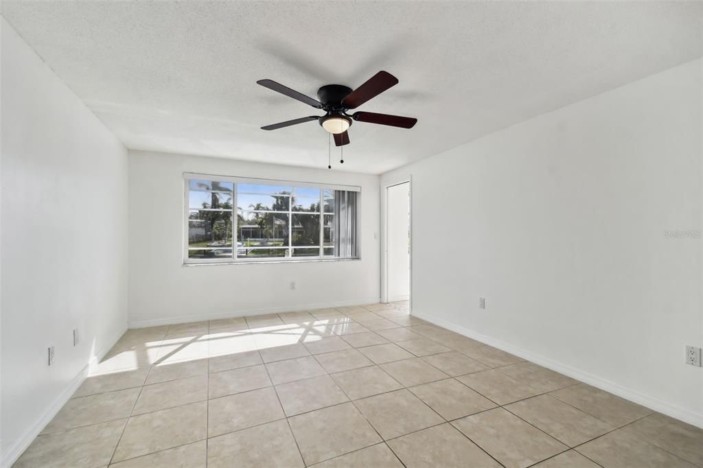 For Rent: $2,300 (2 beds, 2 baths, 1334 Square Feet)