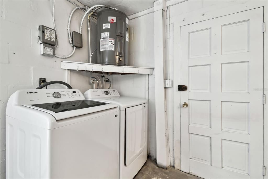 For Rent: $2,300 (2 beds, 2 baths, 1334 Square Feet)