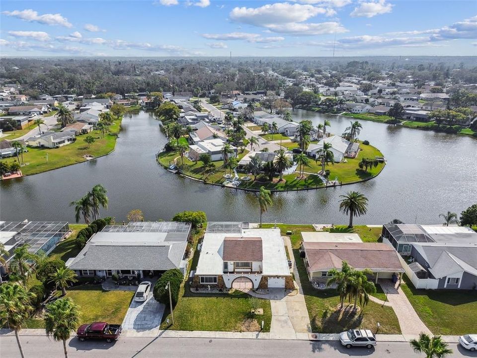 For Rent: $2,300 (2 beds, 2 baths, 1334 Square Feet)