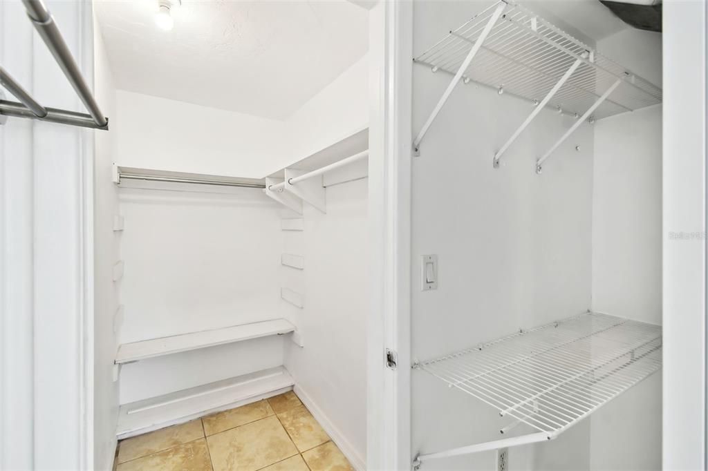 For Rent: $2,300 (2 beds, 2 baths, 1334 Square Feet)