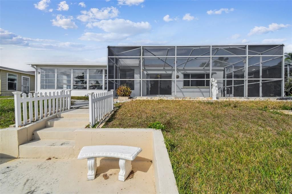 For Rent: $2,300 (2 beds, 2 baths, 1334 Square Feet)