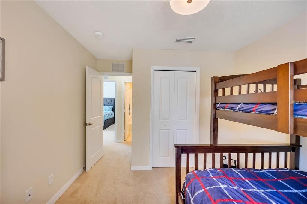 En Renta: $1,850 (3 camas, 2 baños, 1400 Pies cuadrados)