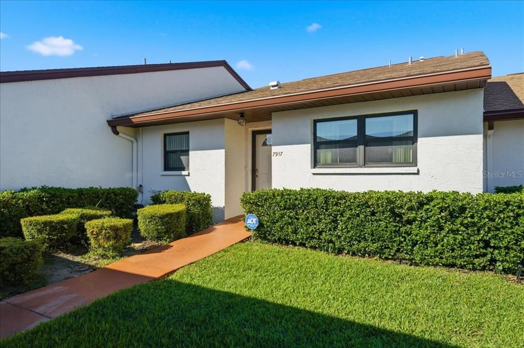 待售: $174,900 (2 贝兹, 2 浴室, 1326 平方英尺)