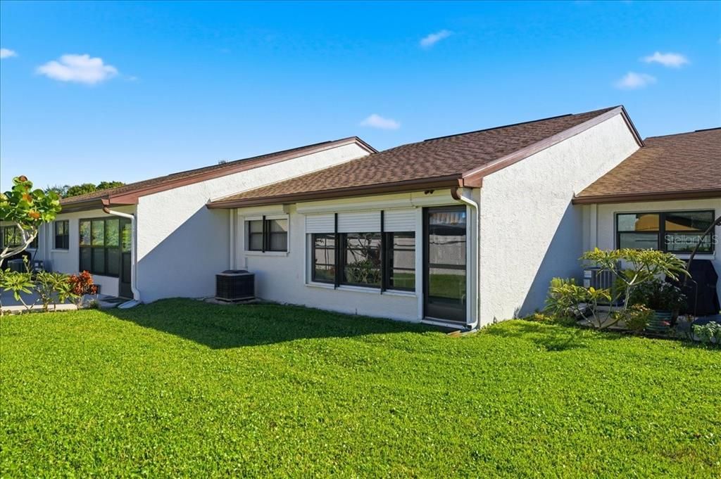 待售: $174,900 (2 贝兹, 2 浴室, 1326 平方英尺)