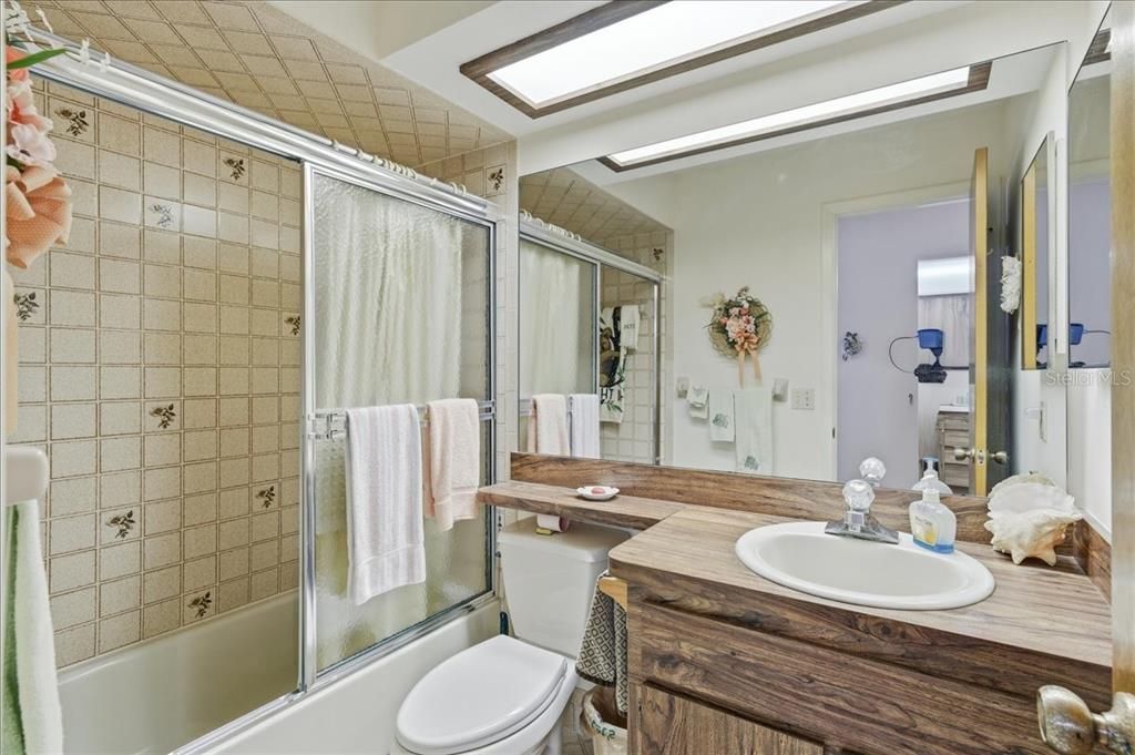 待售: $174,900 (2 贝兹, 2 浴室, 1326 平方英尺)