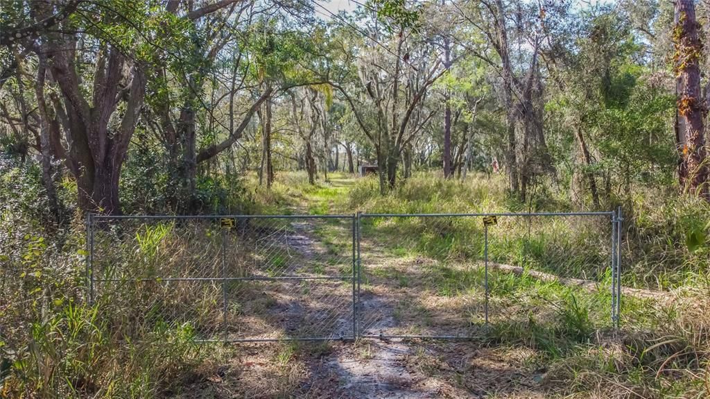 En Venta: $750,000 (32.00 acres)