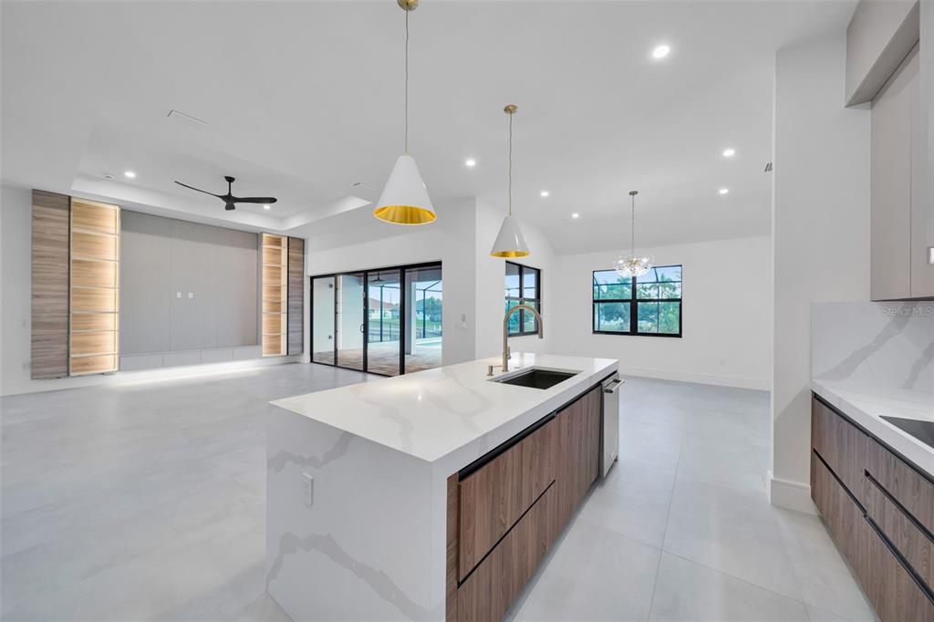 For Sale: $780,000 (4 beds, 4 baths, 2166 Square Feet)