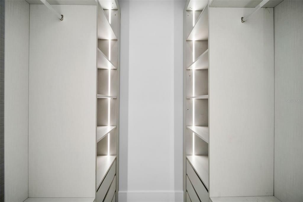 For Sale: $780,000 (4 beds, 4 baths, 2166 Square Feet)