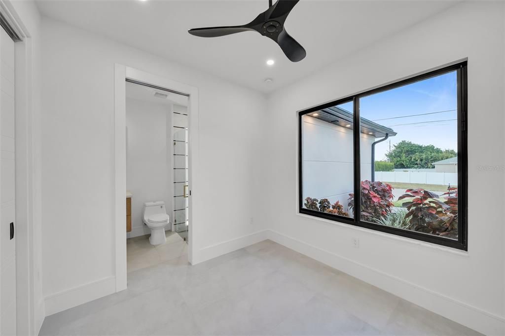 For Sale: $780,000 (4 beds, 4 baths, 2166 Square Feet)