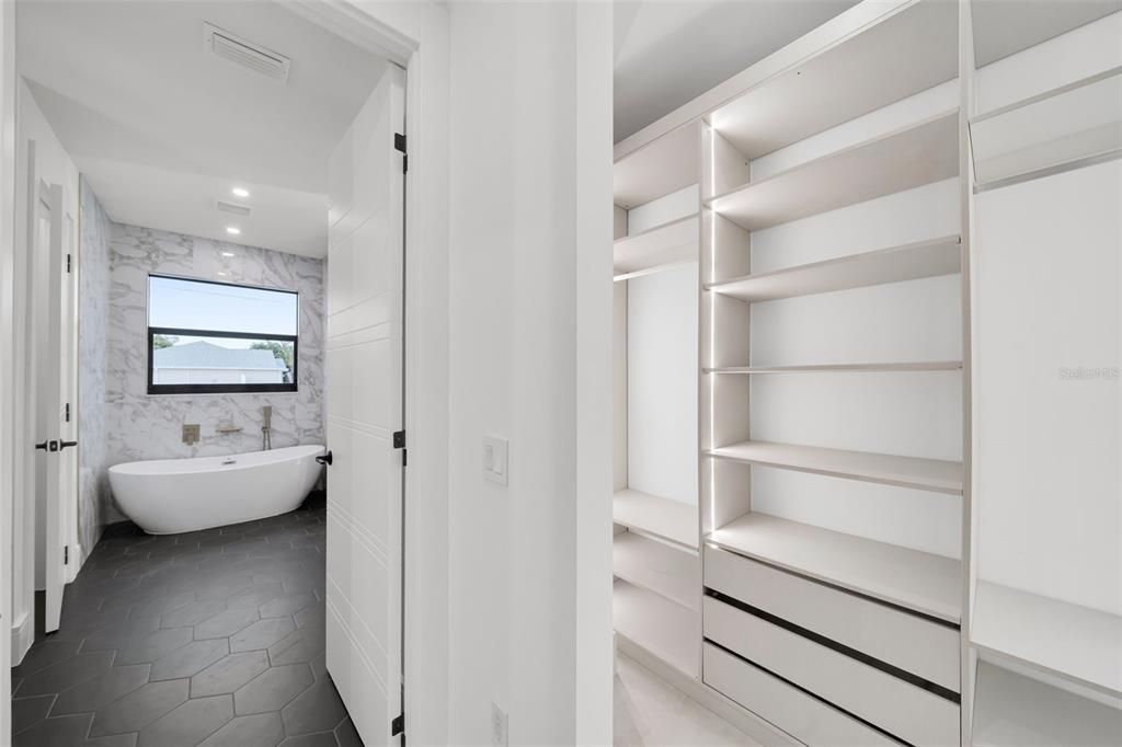 For Sale: $780,000 (4 beds, 4 baths, 2166 Square Feet)